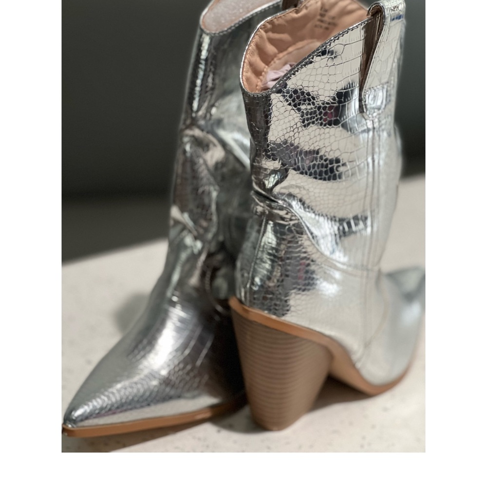 Brand new Silver cowboy boots